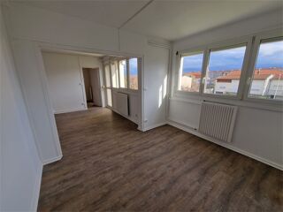  Appartement à louer 4 pièces 73 m²