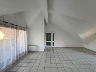  Appartement � louer 4 pi�ces 99 m�