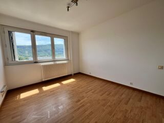 Appartement à louer 4 pièces 80 m²