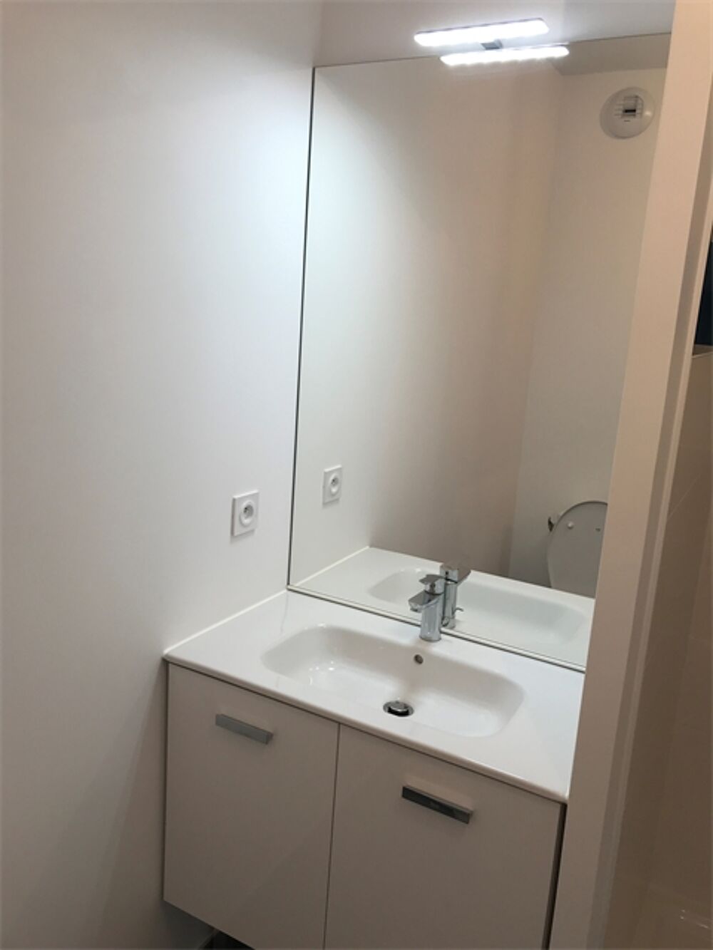Location Appartement Studio - ECULLY Ecully