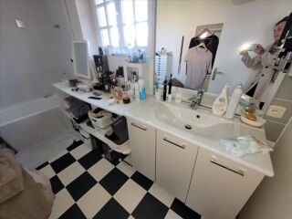  Maison à louer 6 pièces 217 m²