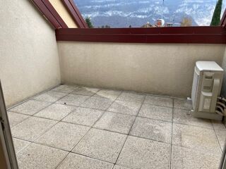  Appartement à louer 2 pièces 63 m²