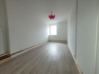  Appartement à louer 3 pièces 82 m²