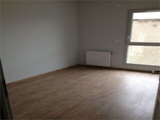  Appartement à louer 3 pièces 57 m²