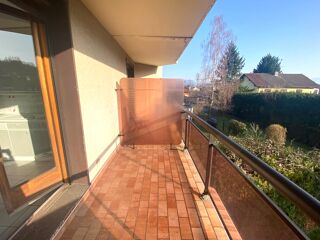  Appartement à louer 3 pièces 82 m²