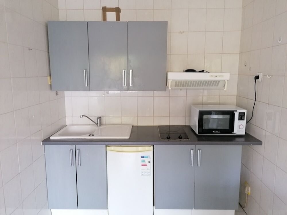 STUDIO MEUBLE PROCHE DOUANE