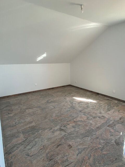  Maison � louer 7 pi�ces 175 m�