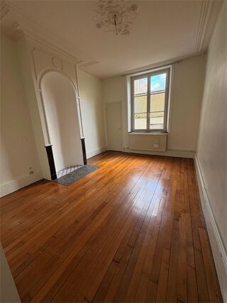  Appartement à louer 3 pièces 73 m²