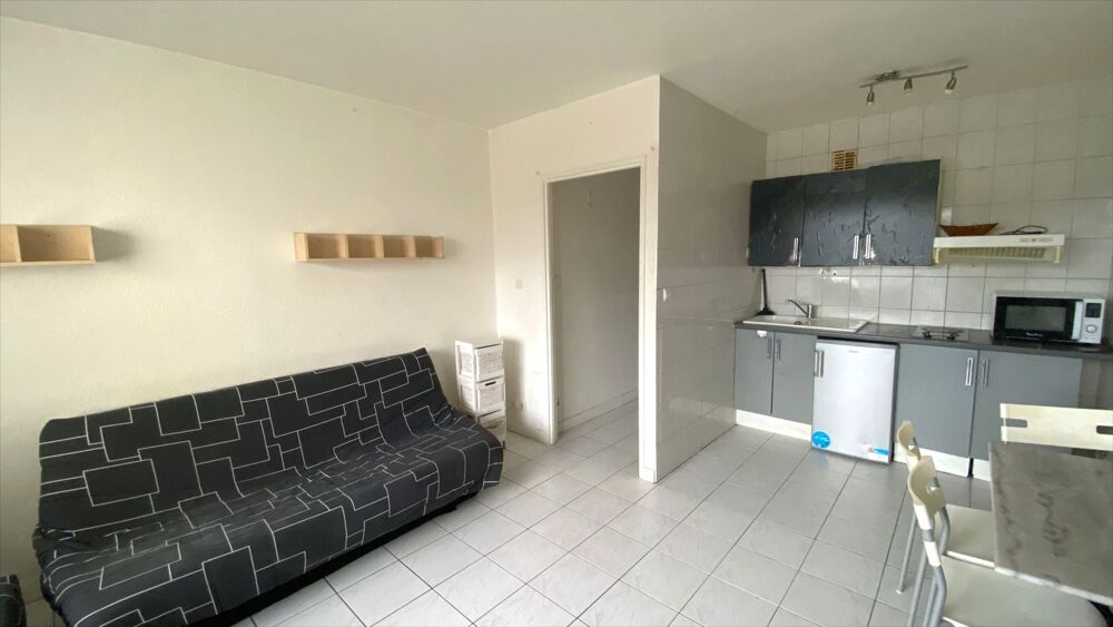 STUDIO MEUBLE PROCHE DOUANE