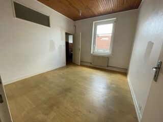  Appartement à louer 3 pièces 105 m²