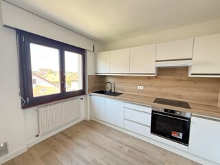  Appartement à louer 3 pièces 65 m² Ambilly