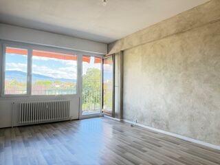  Appartement à louer 3 pièces 77 m²