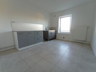  Appartement à louer 3 pièces 96 m²