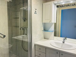  Appartement à louer 5 pièces 101 m²