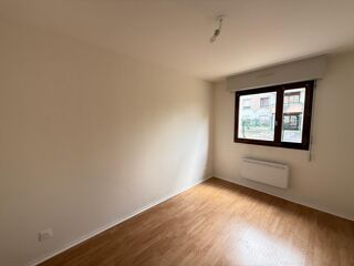  Appartement à louer 3 pièces 64 m²