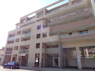  Parking / Garage à louer 