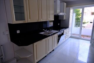  Appartement à louer 7 pièces 175 m²