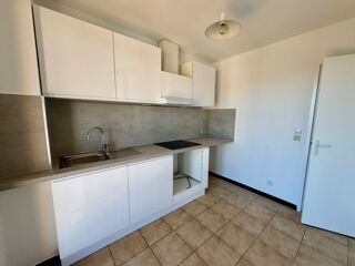 Location Appartement F2 residence sécurisée avec gd balcon et parking Beziers