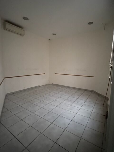   5 AIGUILLERIE - Local professionel de 102.73 m² 