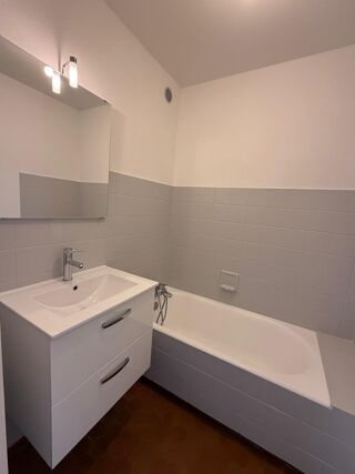  Appartement à louer 2 pièces 43 m²