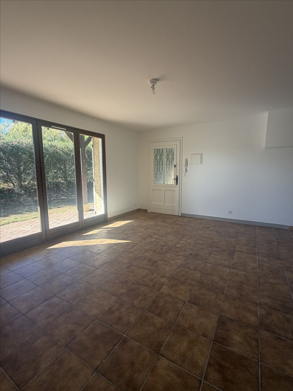 Location Maison Maison de plain-pied de 94 m² avec jardin et garage Saint-genis-laval