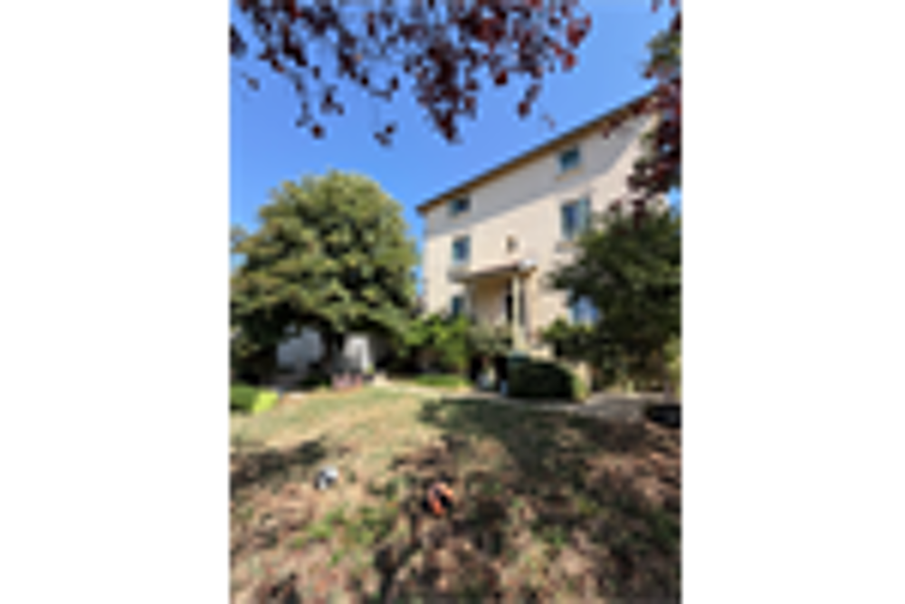 Location Maison Maison meublée 4 pièces – 134 m² avec piscine et terrain  à Vaugneray Vaugneray