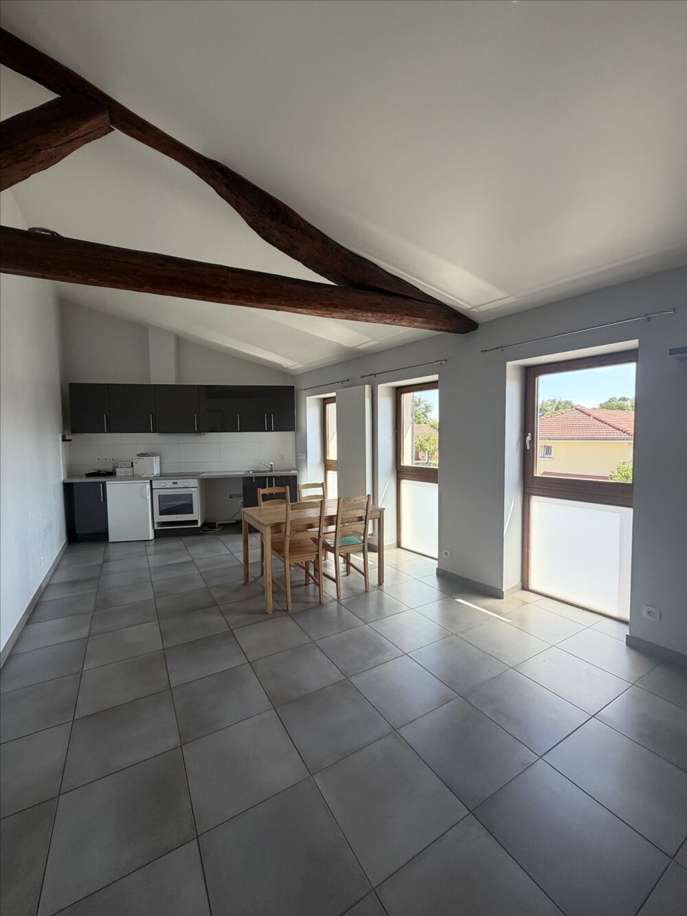 Location Appartement Maison meublée 64 m² avec 2 chambres, garage et climatisation réversible BRINDAS Brindas