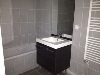  Appartement à louer 3 pièces 57 m²