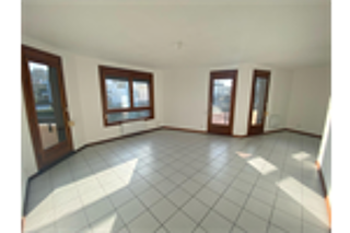  Appartement à louer 3 pièces 82 m²