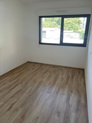  Appartement à louer 5 pièces 98 m²