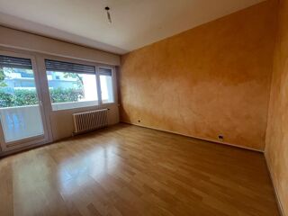 Appartement à louer 3 pièces 77 m²