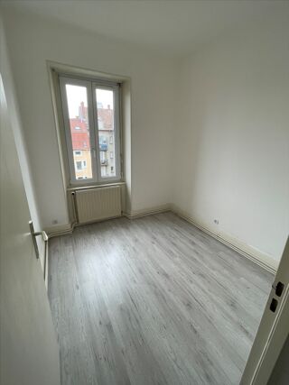  Appartement à louer 2 pièces 58 m²