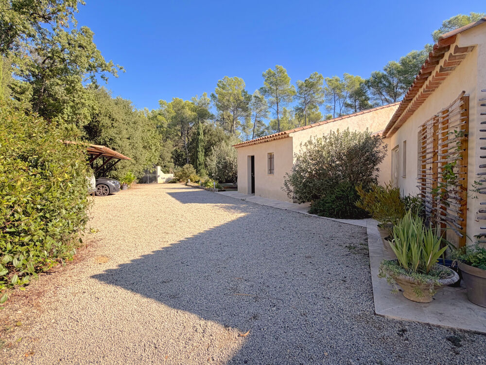 à vendre  Propriété/château Lorgues (83510)