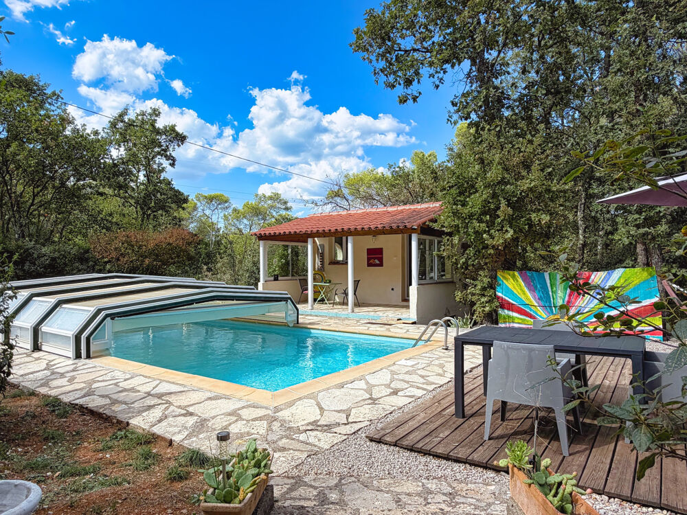 Villa rénovée avec studio indépendant, piscine et 3 867 m2 de terrain à Lorgues