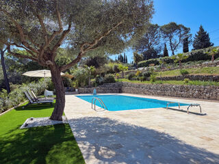  Propriété/château à vendre 6 pièces 240 m²
