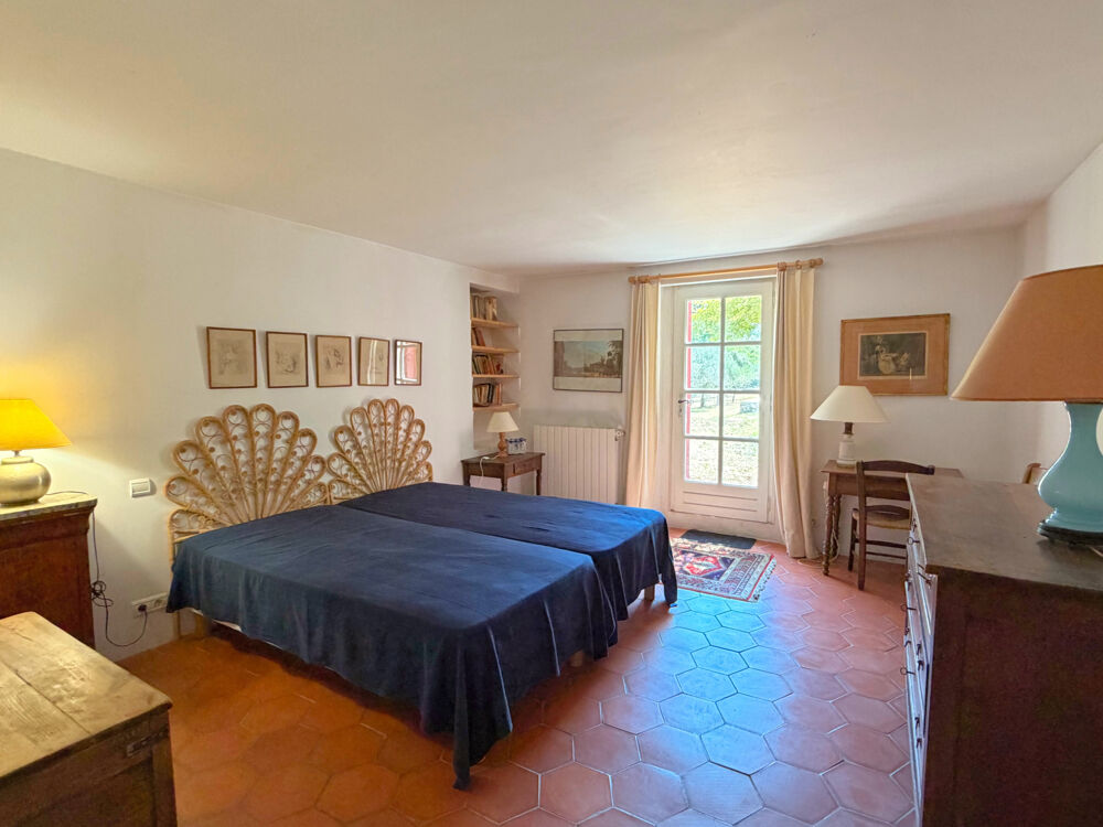 à vendre  Propriété/château Lorgues (83510)