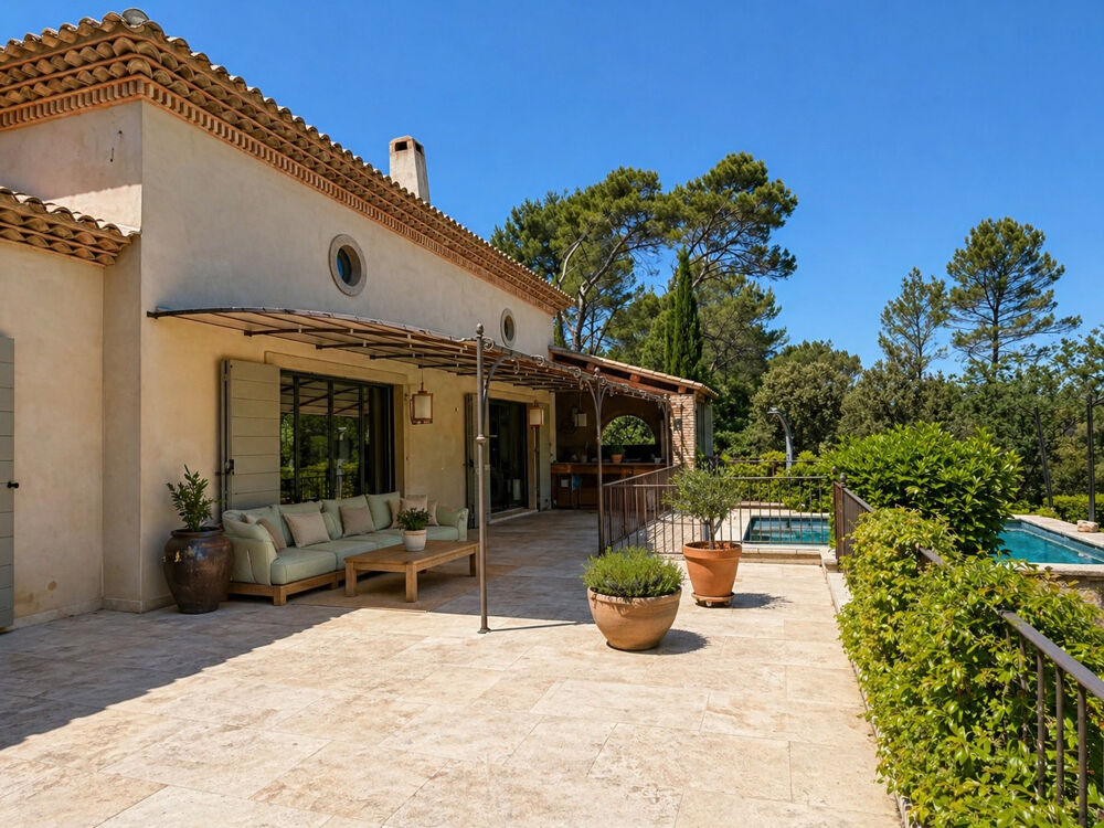 Le Thoronet - Bastide de caractère, volumes et discrétion