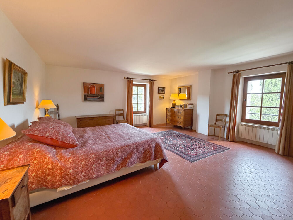 à vendre  Propriété/château Lorgues (83510)