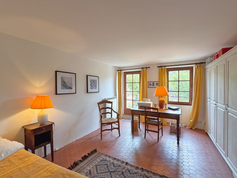 à vendre  Propriété/château Lorgues (83510)