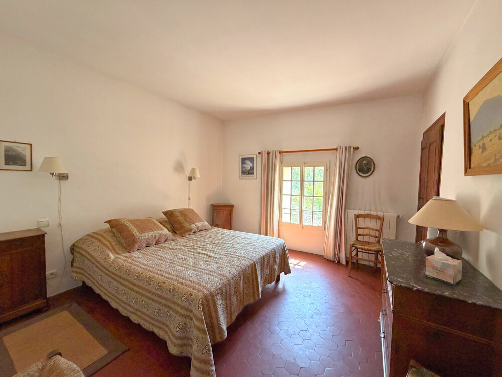 à vendre  Propriété/château Lorgues (83510)