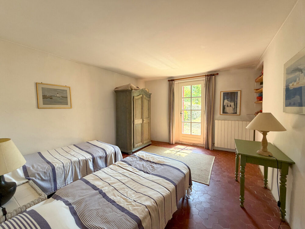 à vendre  Propriété/château Lorgues (83510)