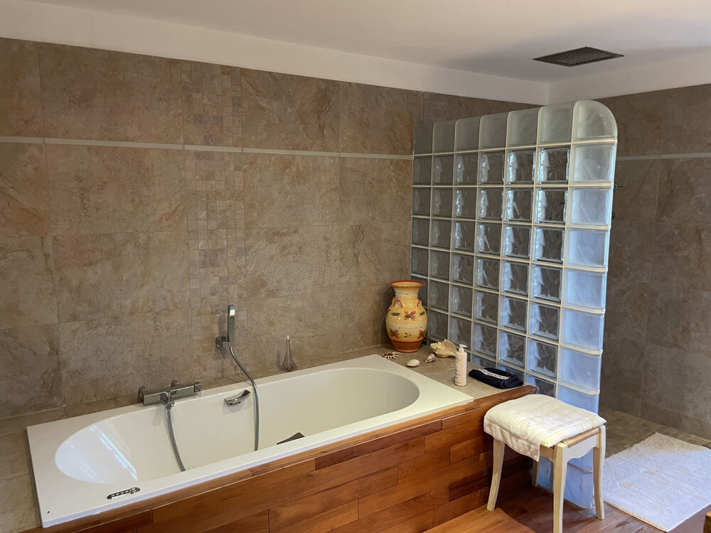 � vendre  Propri�t�/ch�teau Les Arcs (83460)