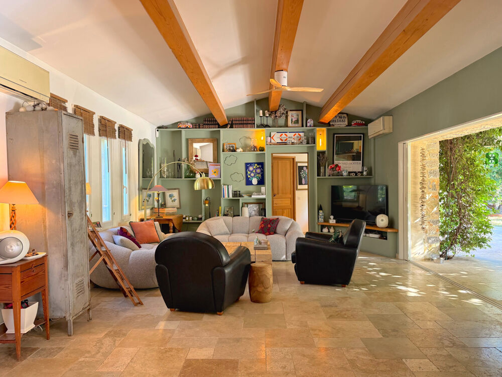 à vendre  Propriété/château Lorgues (83510)