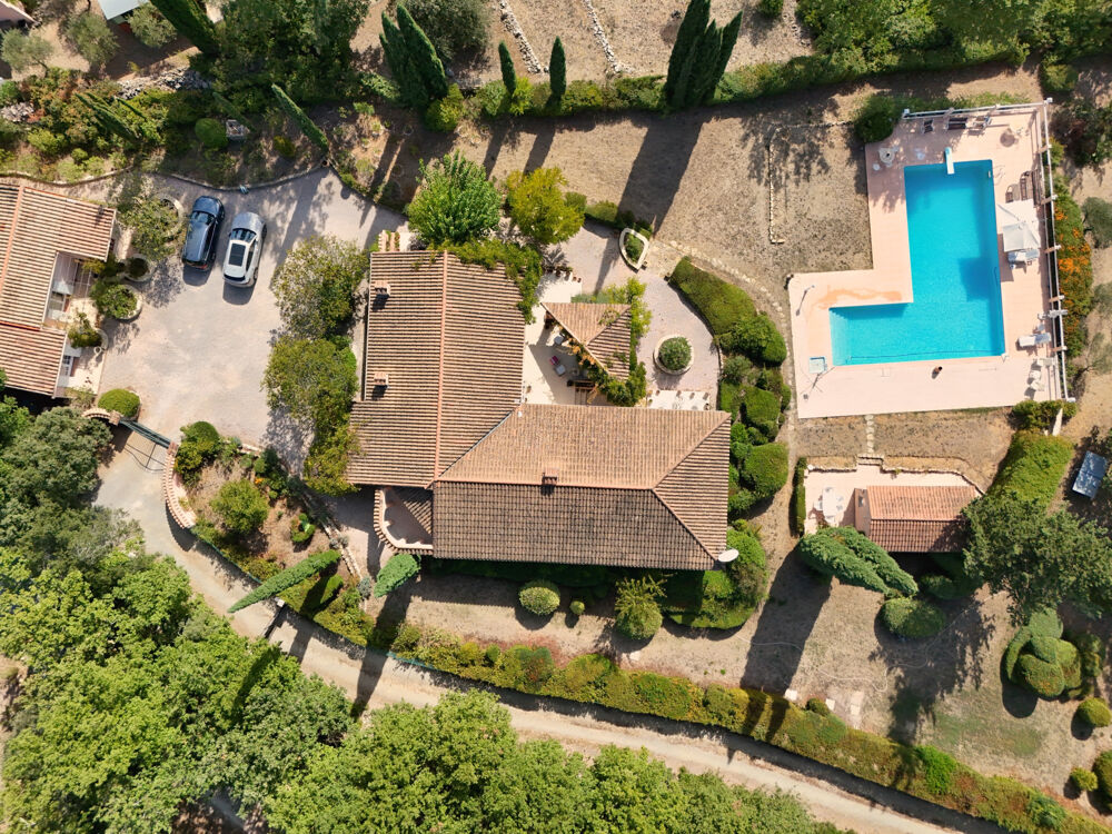 Vente Maison Propriété à vendre à Lorgues   225 m2 habitables, 5 chambres, maison d'amis, piscine et terrain de 4 000 m2 Lorgues