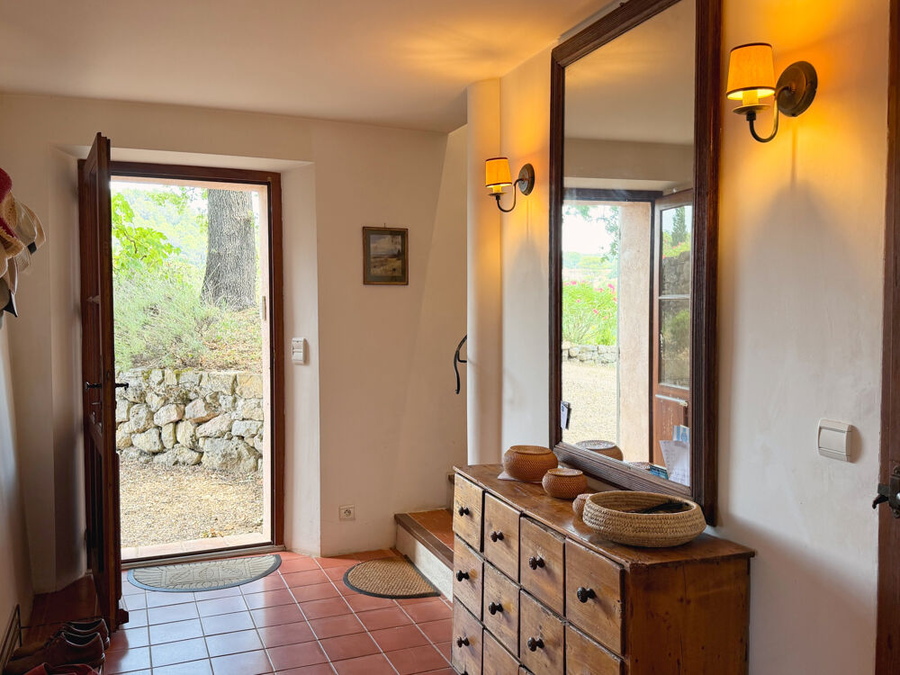 à vendre  Propriété/château Lorgues (83510)