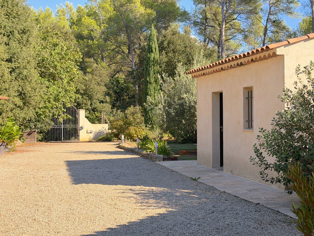 à vendre  Propriété/château Lorgues (83510)