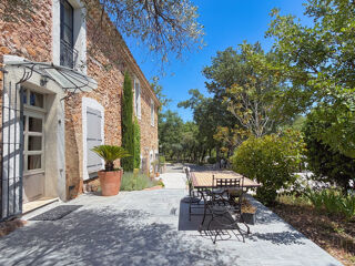  Propriété/château à vendre 8 pièces 300 m²