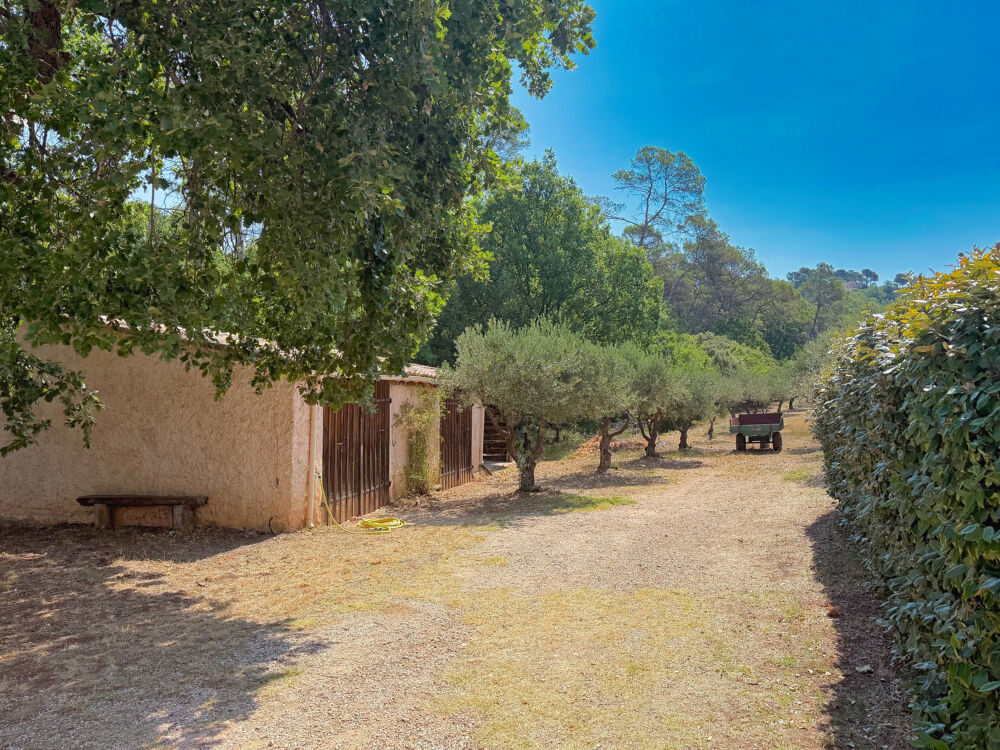 à vendre  Propriété/château Lorgues (83510)
