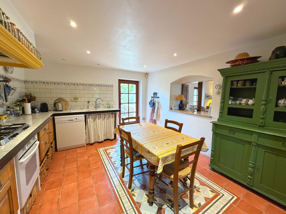 à vendre  Propriété/château Lorgues (83510)