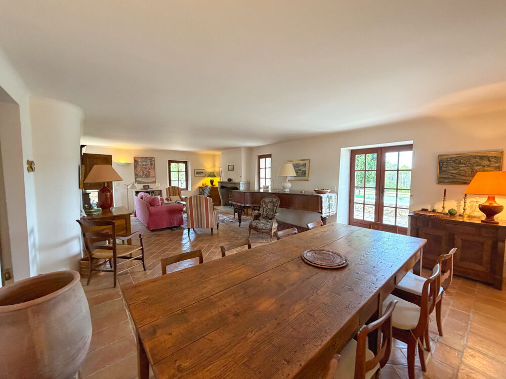 à vendre  Propriété/château Lorgues (83510)